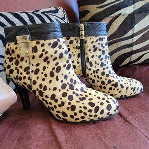 EUC Tory Burch Animal Print Booties 8M